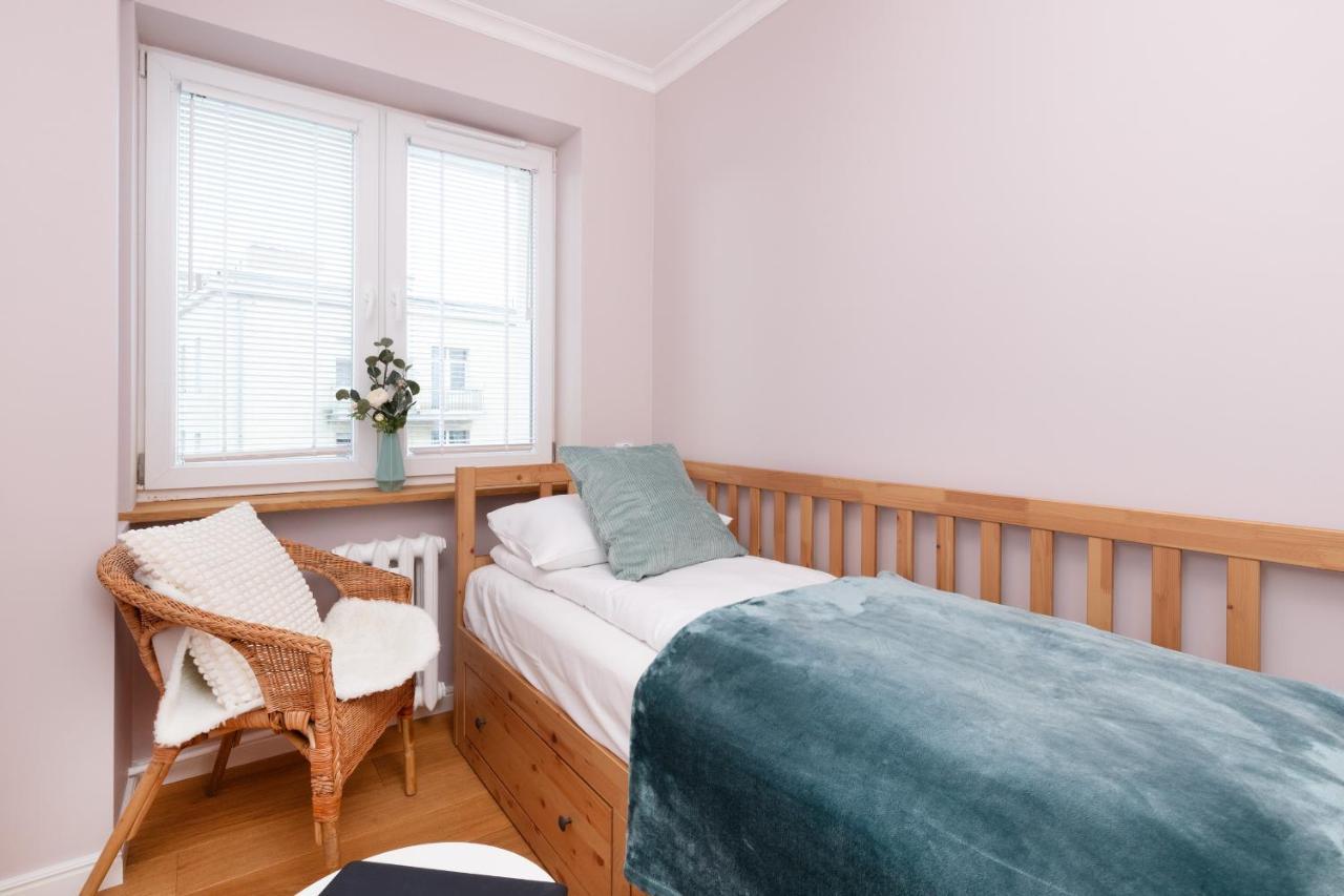 Cozy Pastel Two Bedroom Apartment In Central Gdynia By Noclegi Renters ภายนอก รูปภาพ