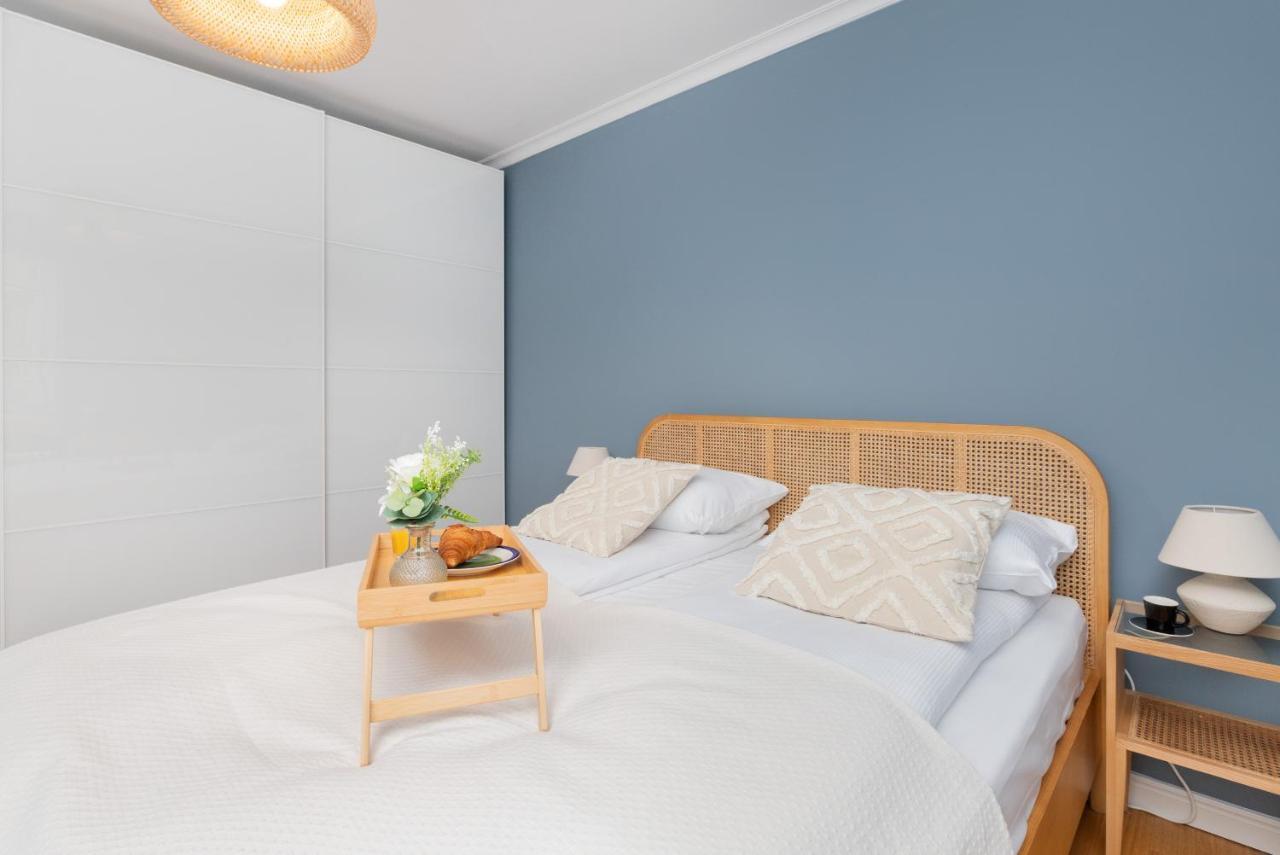 Cozy Pastel Two Bedroom Apartment In Central Gdynia By Noclegi Renters ภายนอก รูปภาพ