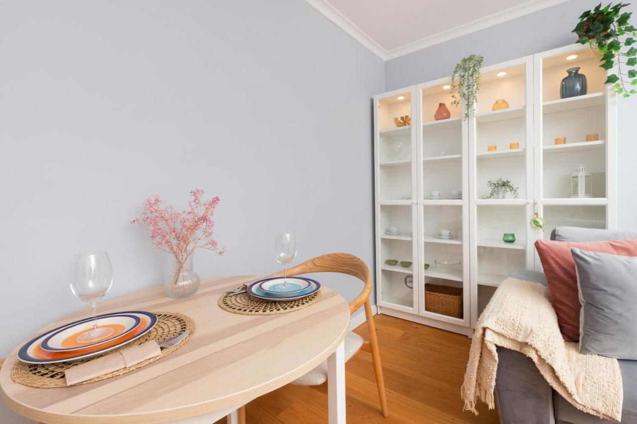 Cozy Pastel Two Bedroom Apartment In Central Gdynia By Noclegi Renters ภายนอก รูปภาพ