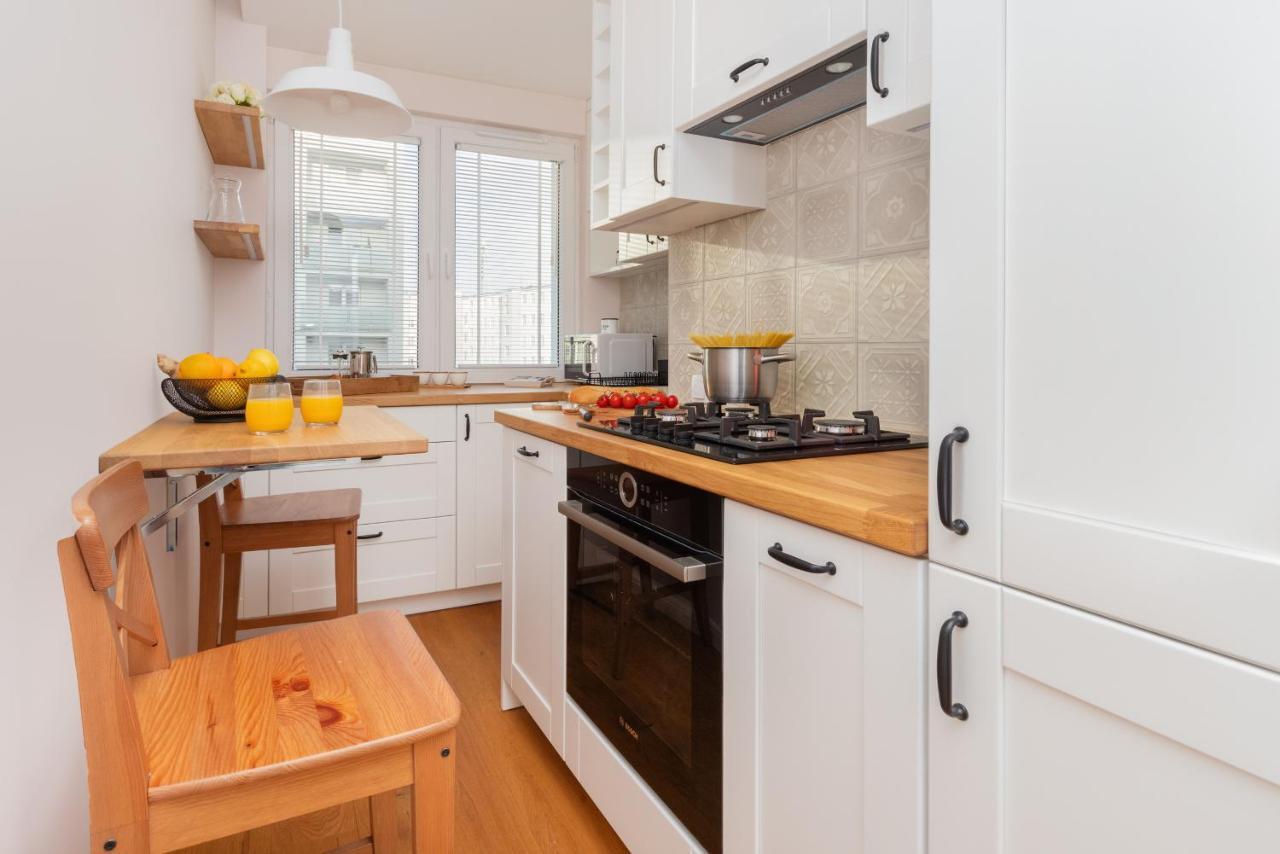 Cozy Pastel Two Bedroom Apartment In Central Gdynia By Noclegi Renters ภายนอก รูปภาพ